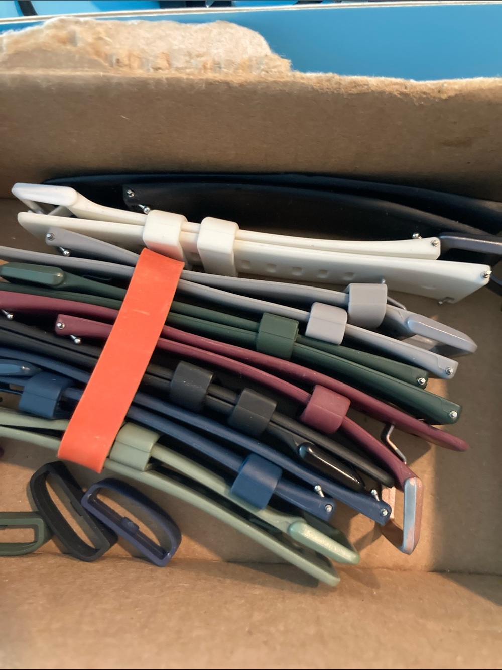 Fitbit versa 2 smartwatch, includes charger, 8-10 straps/bands - Picture 6 of 12